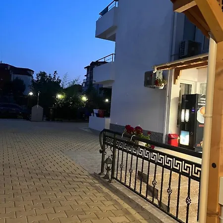 Къща За Гости Canavan'S Ravda